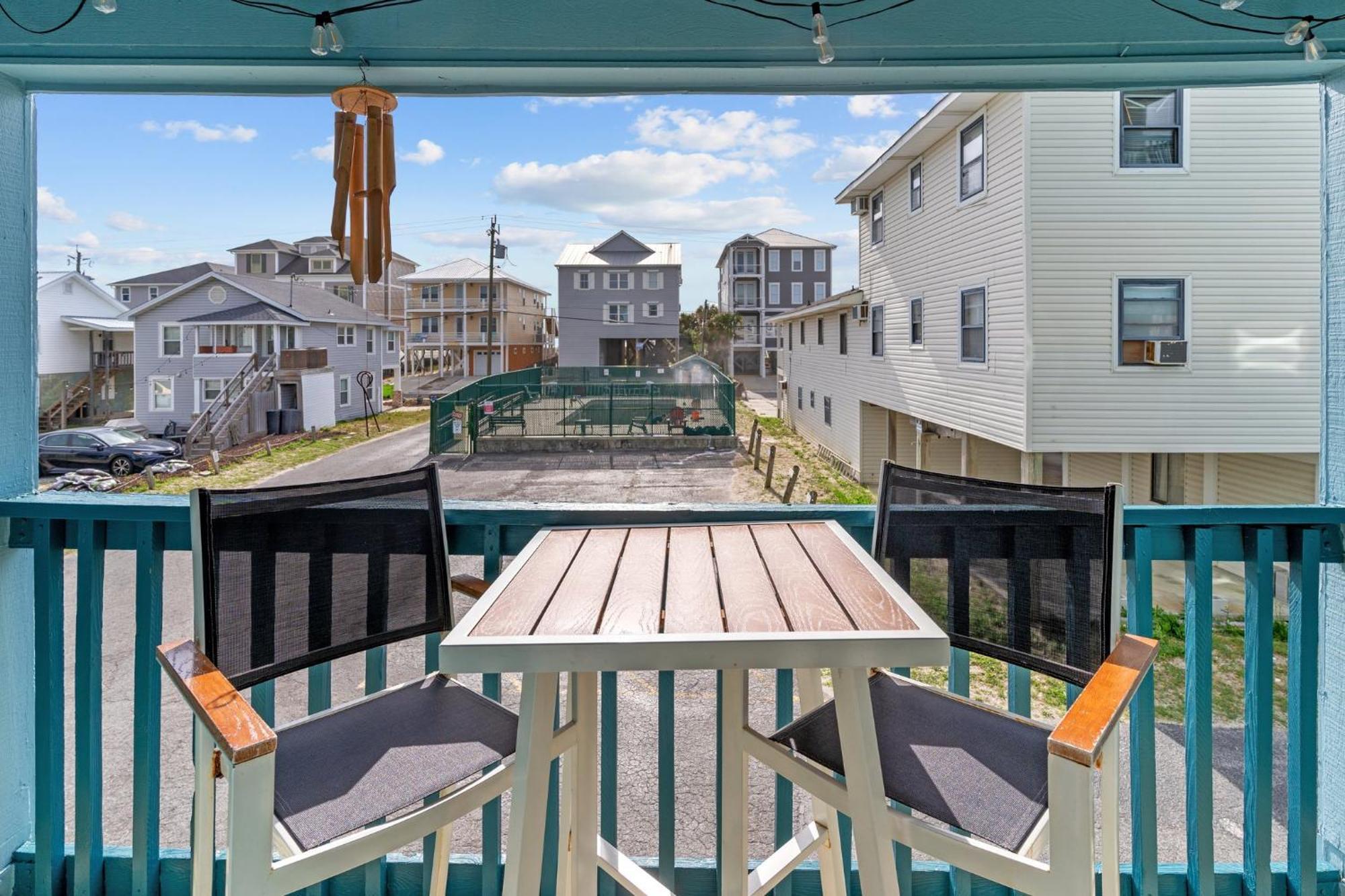 Hang Hideaway, Pool, Condo, Parking - 6 Person Max Occupancy Holiday home *